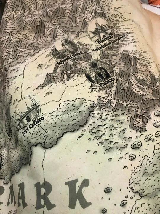 Mapa Arkham, Zew Cthulhu,  druk pod zamowienie, personalizowany druk tkanin,  Mapa drukowana na softshellu. Zbliżenie na tkaninę, widoczny splot